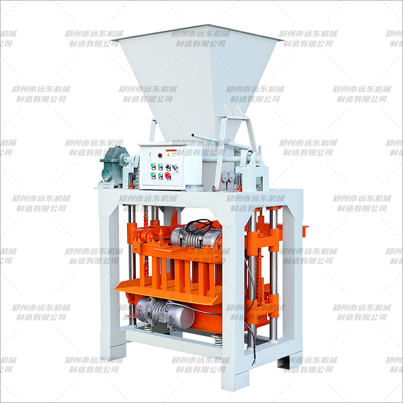 4-35B型 帶料斗制磚機(圖2) 4-35B型 帶料斗制磚機(圖2)