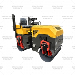 FVR900 座駕式壓路機(jī)